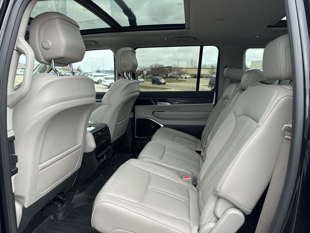 2022 Jeep Wagoneer Series III