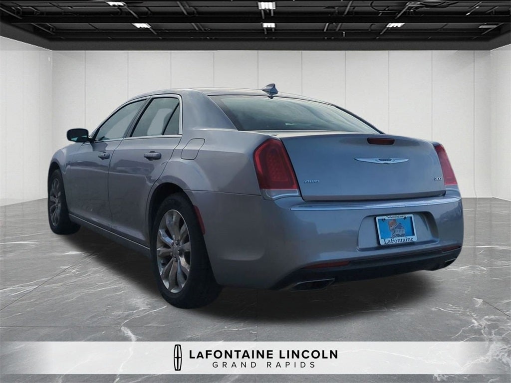 2018 Chrysler 300 Touring