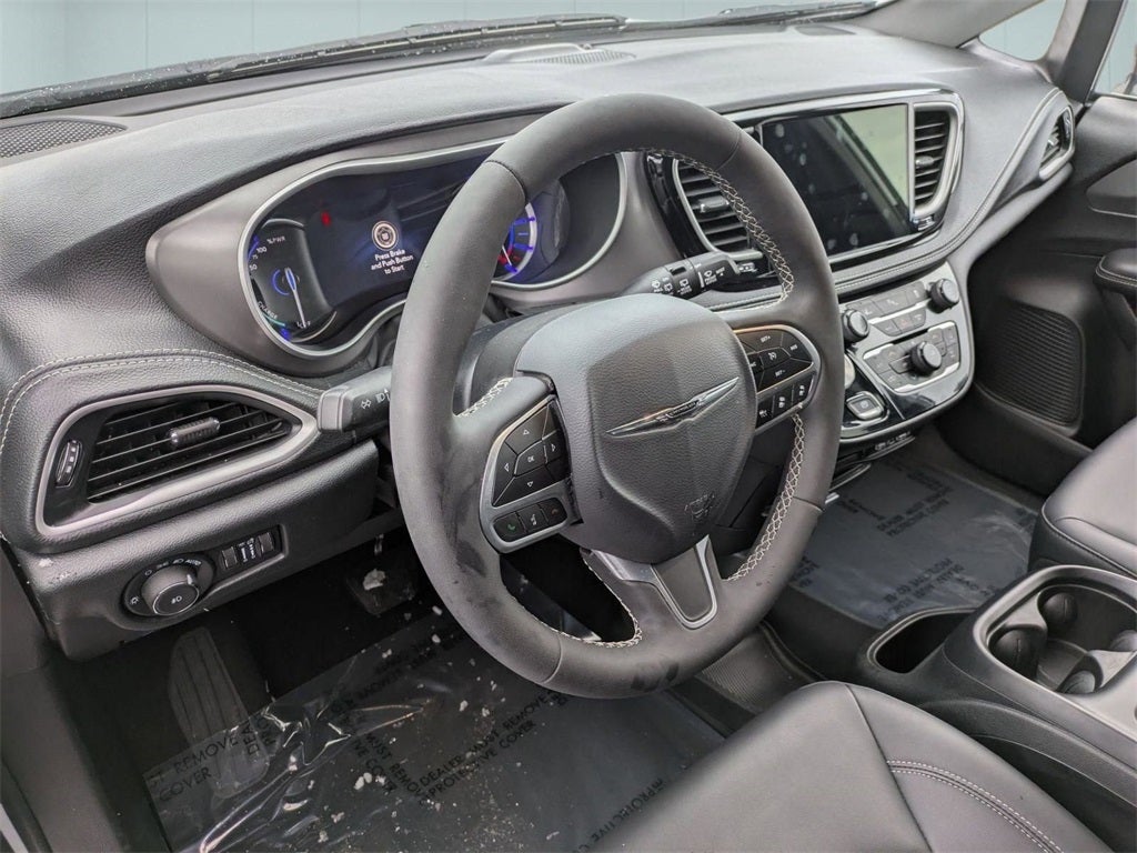 2025 Chrysler Pacifica Hybrid Select