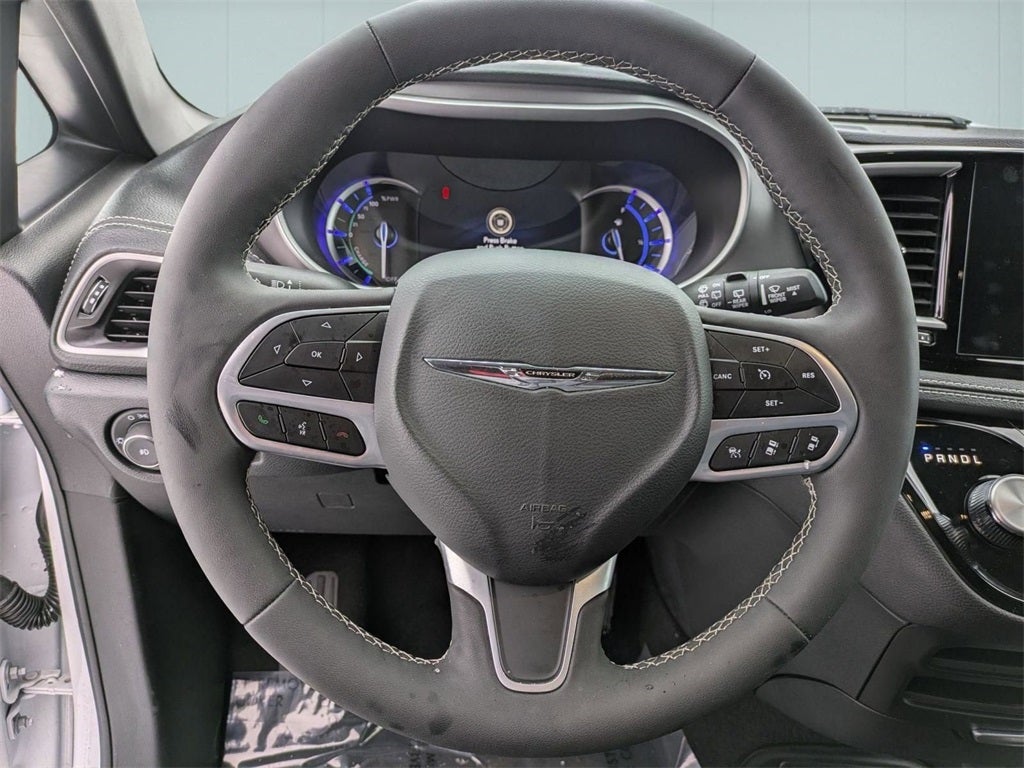 2025 Chrysler Pacifica Hybrid Select
