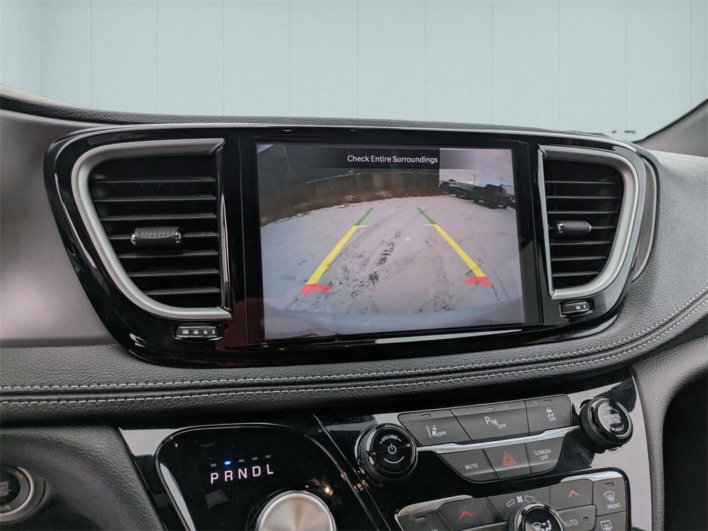 2025 Chrysler Pacifica Hybrid Select