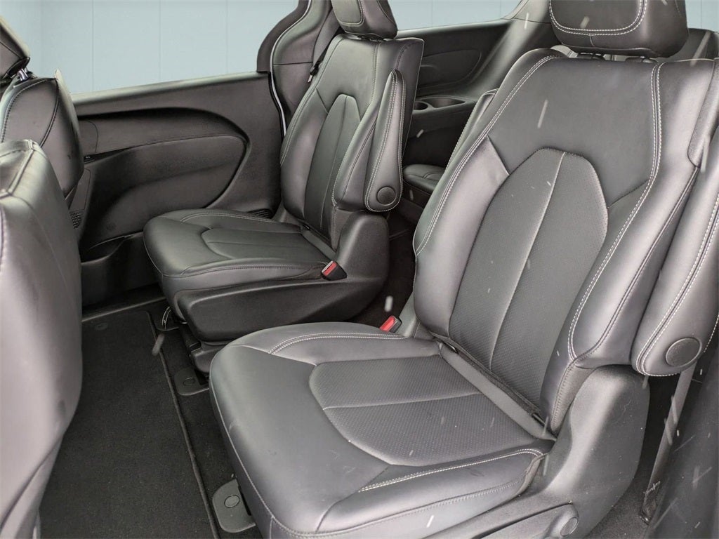 2025 Chrysler Pacifica Hybrid Select