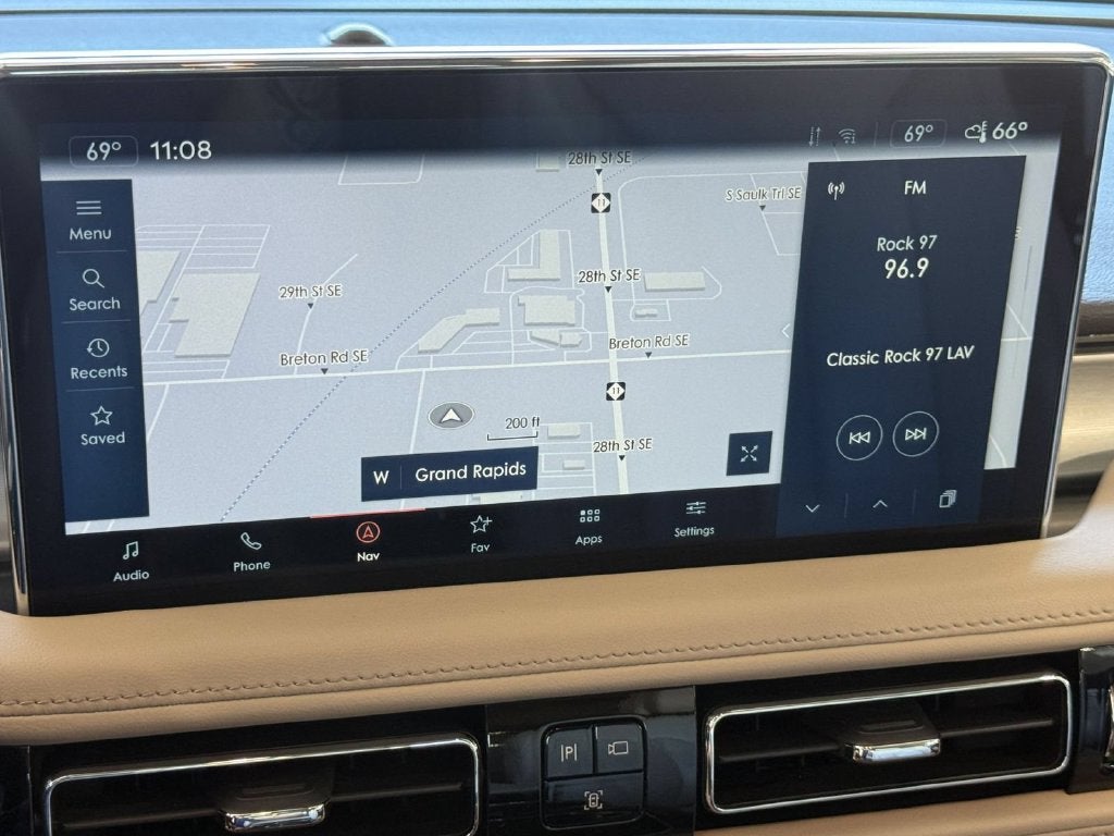 2023 Lincoln Nautilus Standard