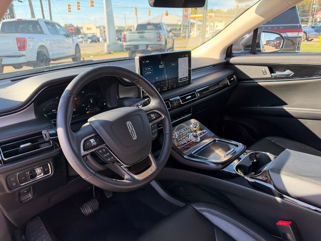 2022 Lincoln Nautilus Standard
