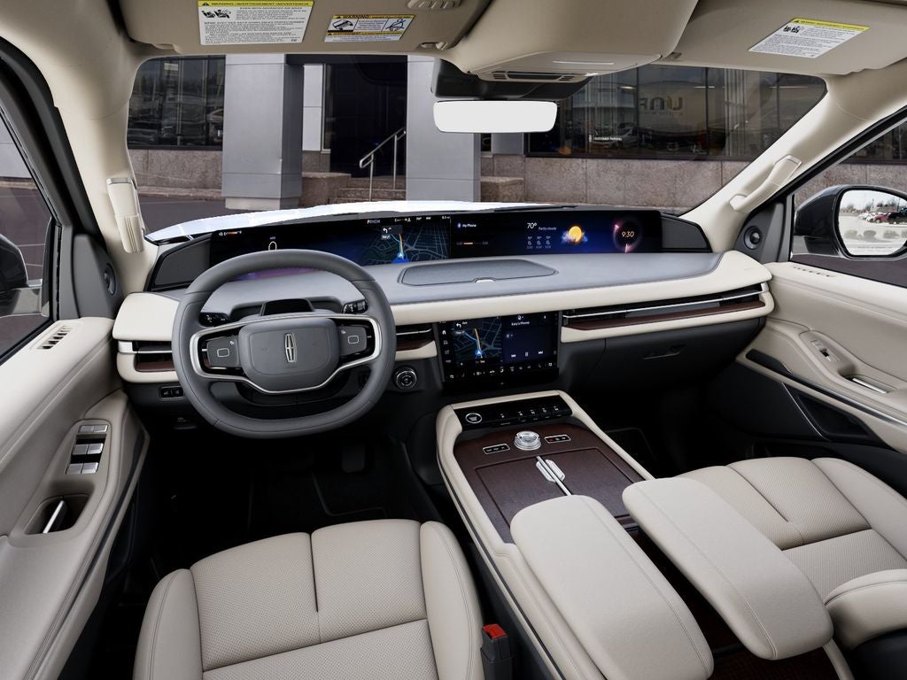 2027 Lincoln Navigator L Premiere InTransit