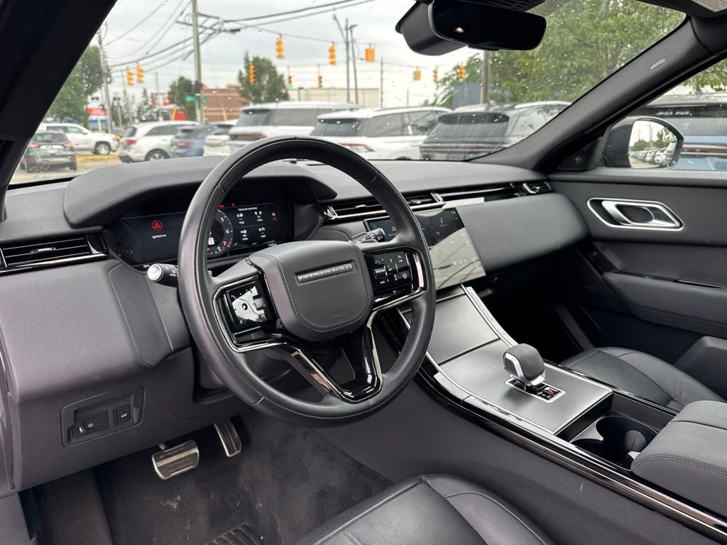 2025 Land Rover Range Rover Velar Dynamic SE