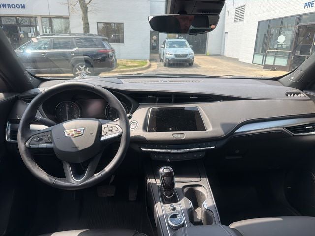 2023 Cadillac XT4 Premium Luxury