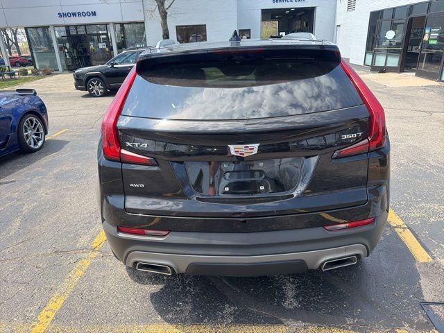 2023 Cadillac XT4 Premium Luxury