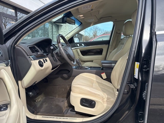 2014 Lincoln MKS Base