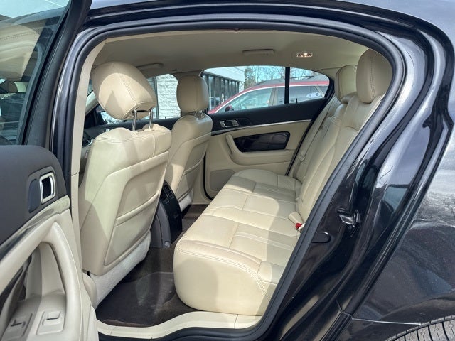 2014 Lincoln MKS Base