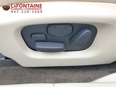 2014 Lincoln MKS Base