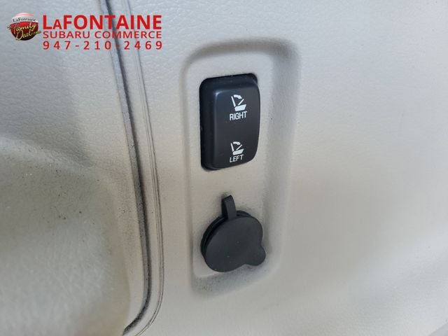 2012 Lincoln MKX Base