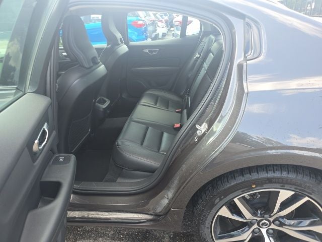 2024 Volvo S60 B5 Core Dark Theme