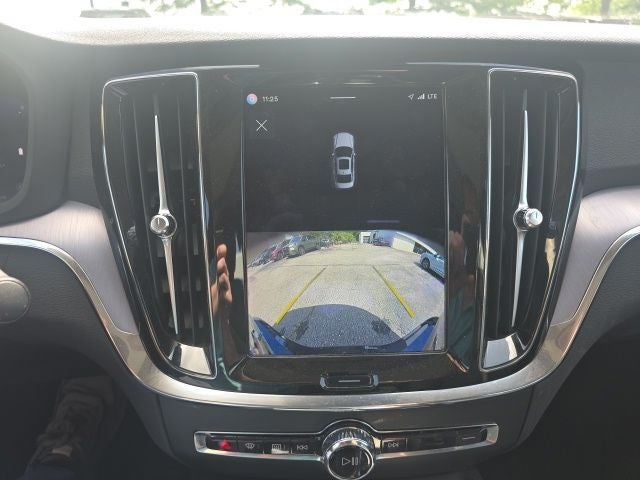 2024 Volvo S60 B5 Core Dark Theme