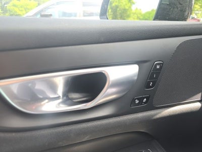 2024 Volvo S60 B5 Core Dark Theme