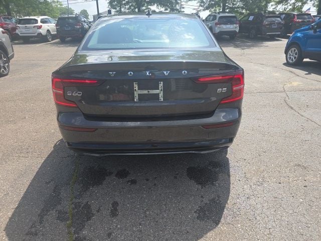 2024 Volvo S60 B5 Core Dark Theme