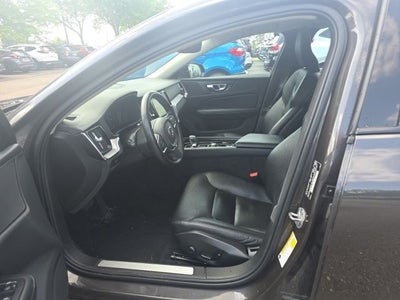 2024 Volvo S60 B5 Core Dark Theme