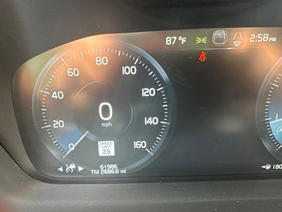 2022 Volvo XC90 T5 Momentum