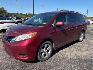 2012 Toyota Sienna LE 8 Passenger