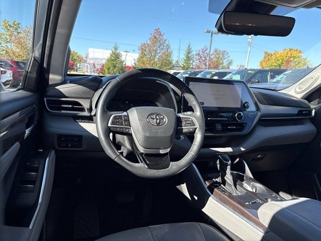 2023 Toyota Highlander Hybrid Limited