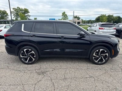 2024 Mitsubishi Outlander SE