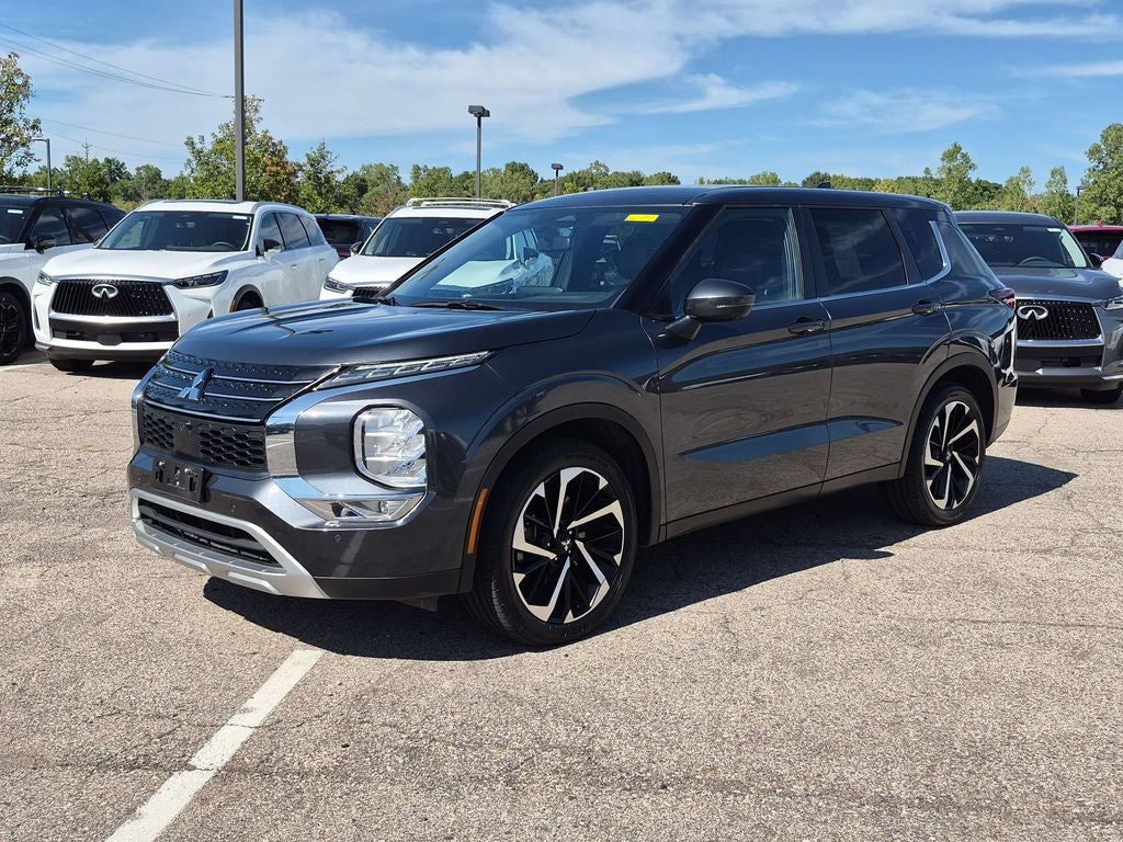 2024 Mitsubishi Outlander SE