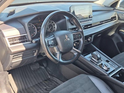 2024 Mitsubishi Outlander SE