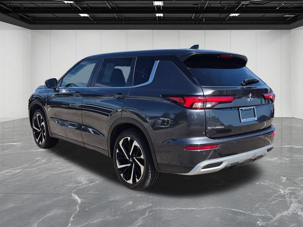 2024 Mitsubishi Outlander SE