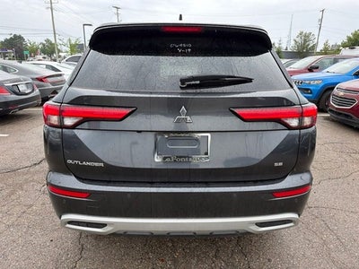 2024 Mitsubishi Outlander SE