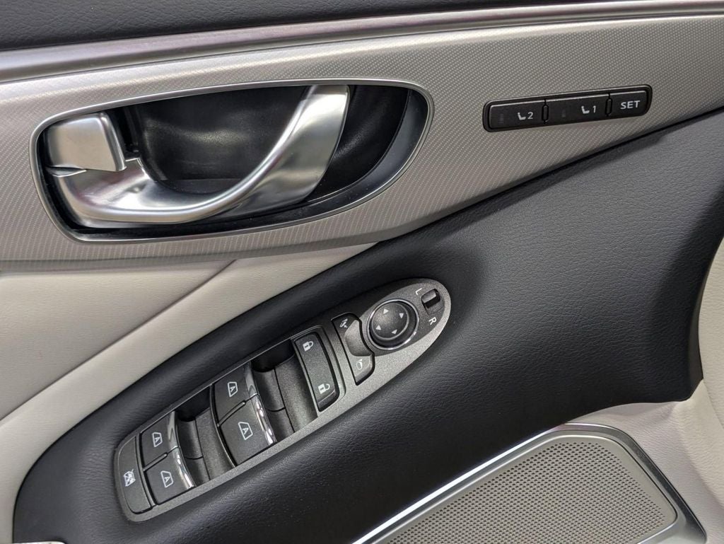 2023 INFINITI Q50 LUXE