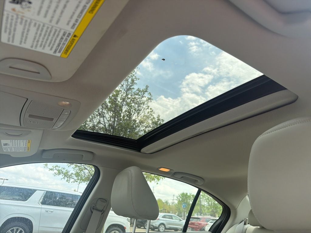 2023 INFINITI Q50 LUXE