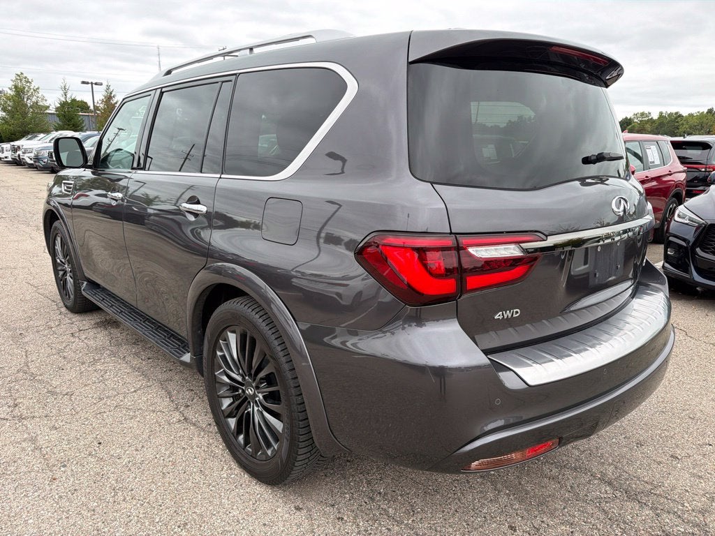 2022 INFINITI QX80 Premium Select