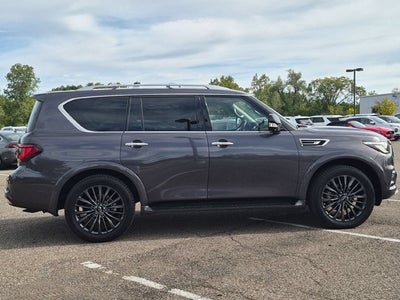 2022 INFINITI QX80 Premium Select
