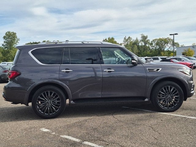 2022 INFINITI QX80 Premium Select