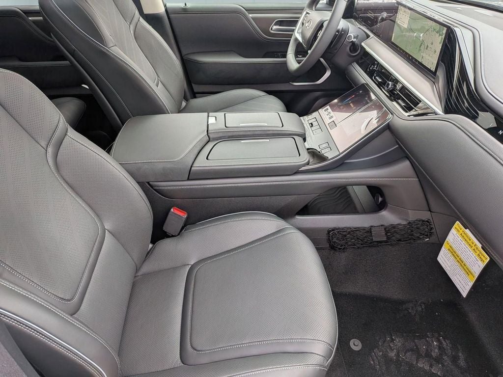 2026 INFINITI QX80 LUXE