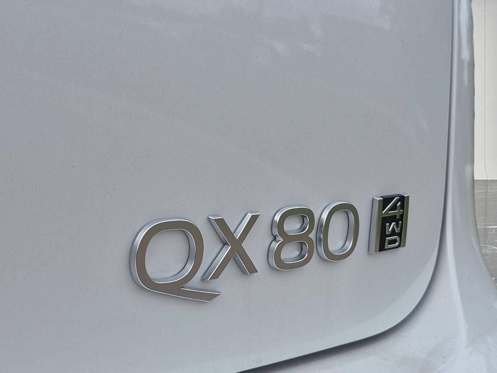 2027 INFINITI QX80 LUXE