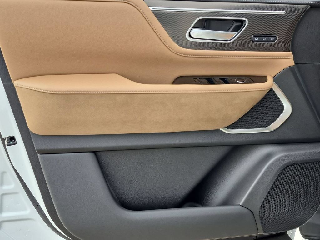 2027 INFINITI QX80 LUXE