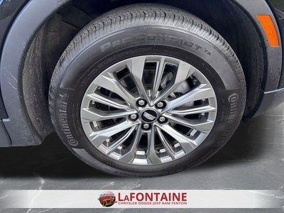 2025 Cadillac XT4 FWD Premium Luxury