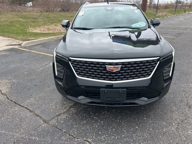 2025 Cadillac XT4 FWD Premium Luxury