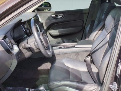 2018 Volvo XC60 T6 Momentum
