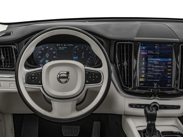 2018 Volvo XC60 T6 Momentum