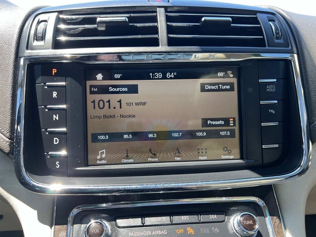 2018 Lincoln Continental Select