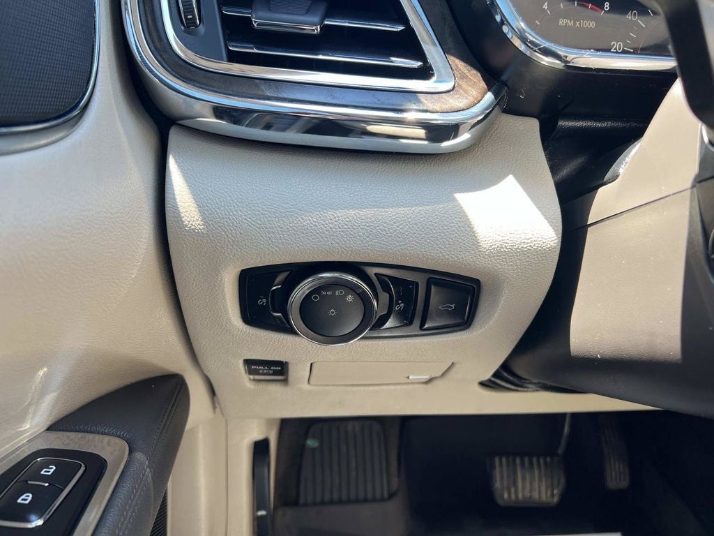 2018 Lincoln Continental Select