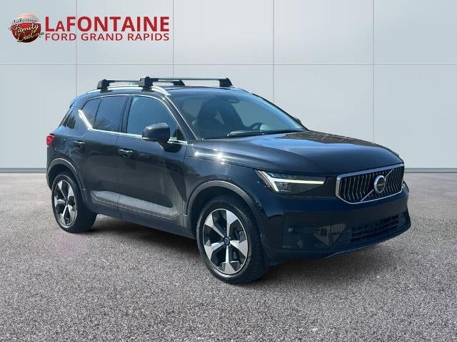 2024 Volvo XC40 B5 Plus Bright Theme