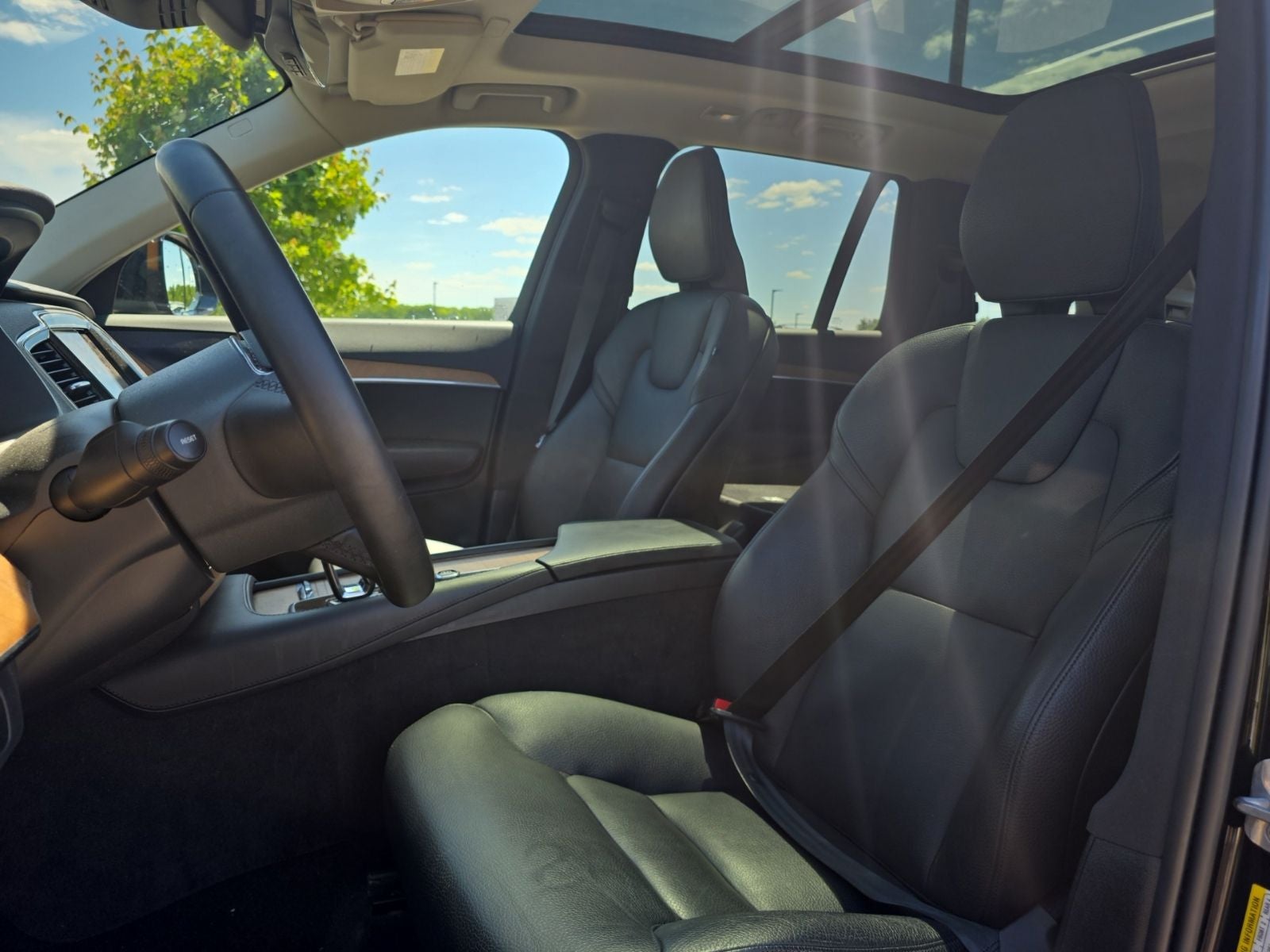 2024 Volvo XC90 B6 Plus Bright Theme 6-Seater