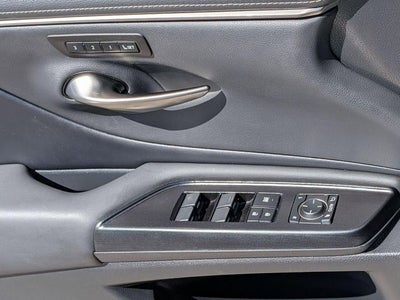 2020 Lexus ES 300h 300h