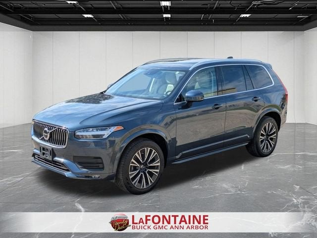 2022 Volvo XC90 T5 Momentum 7 Passenger