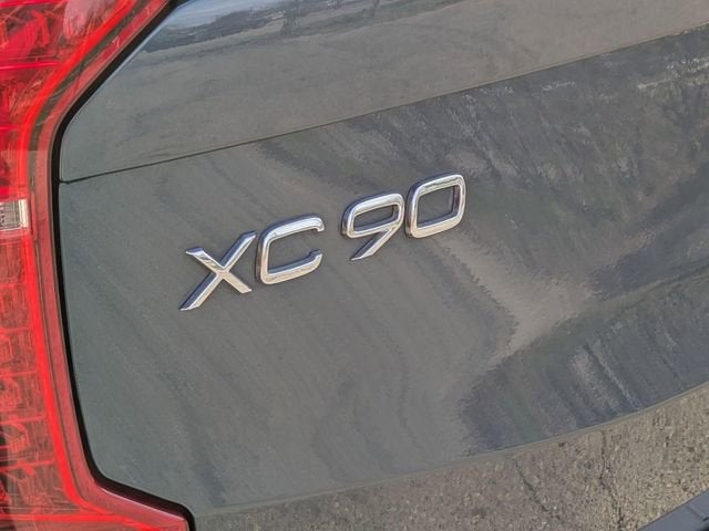 2022 Volvo XC90 T5 Momentum 7 Passenger