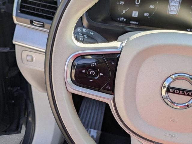 2022 Volvo XC90 T5 Momentum 7 Passenger