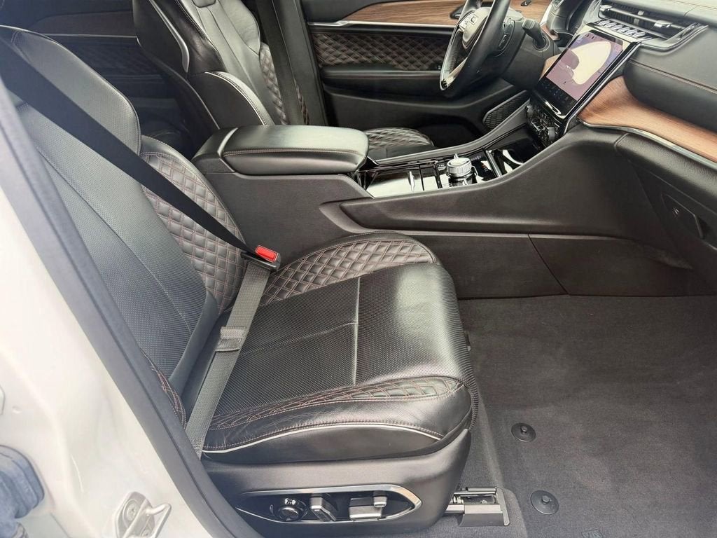 2023 Jeep Grand Cherokee L Summit 4x4